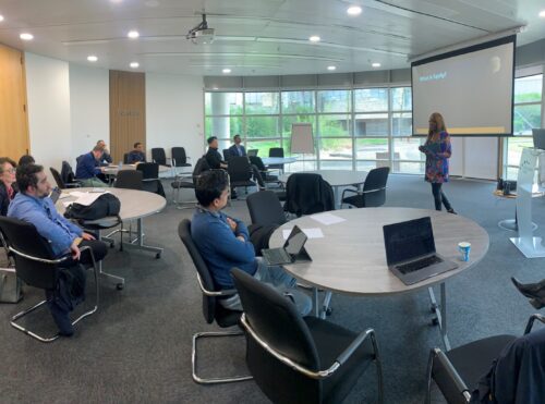 Startup cohort session with group learning from experts